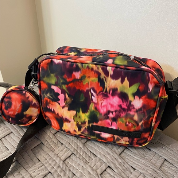 TAHARI Monroe Nylon Crossbody handbag - Picture 5 of 11